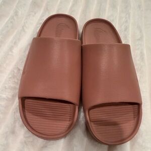 Nike calm women’s sandals